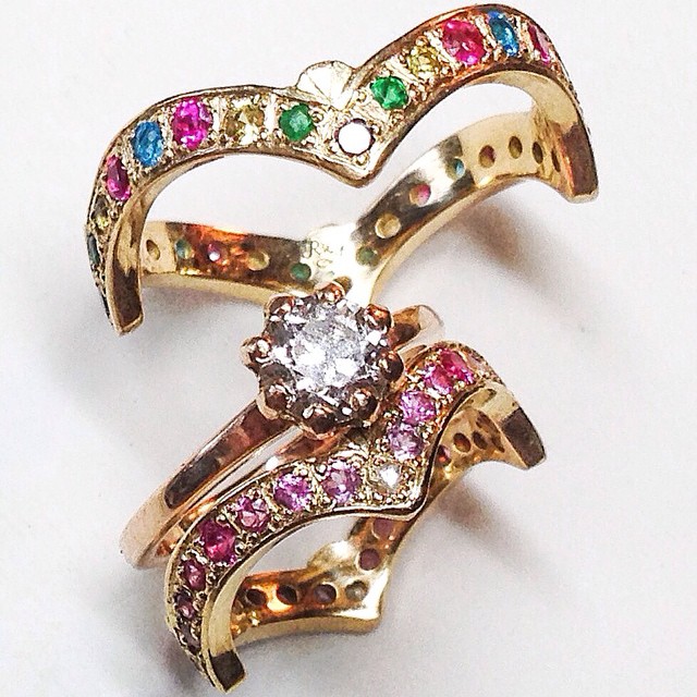 Diamond and birthstones gold wedding ring photo at studio Rui & Aguri Fine Jewelry